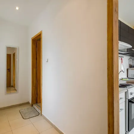 Victoria Apartment